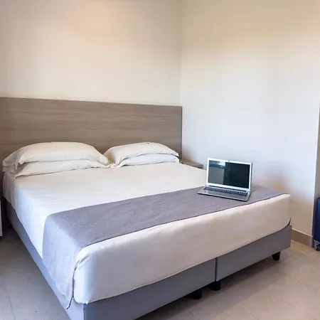 Simon Hotel Aprilia
