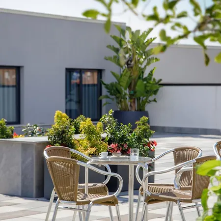 Simon Otel 4*