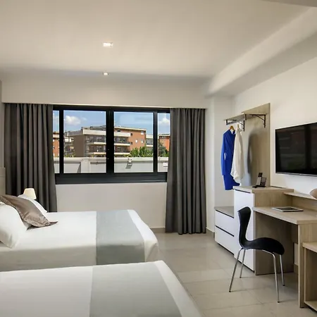 Simon Otel